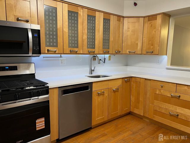 60 Hampshire Drive, Plainsboro, NJ 08536