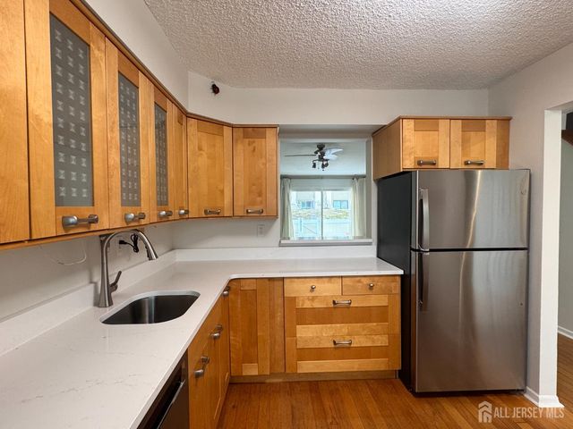 60 Hampshire Drive, Plainsboro, NJ 08536