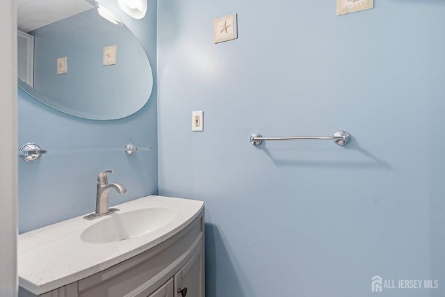 60 Hampshire Drive, Plainsboro, NJ 08536