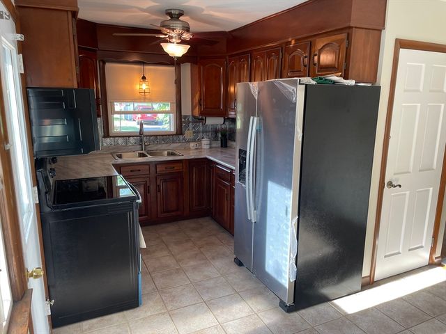 51 Beaumont Ave, Chicopee, MA 01013