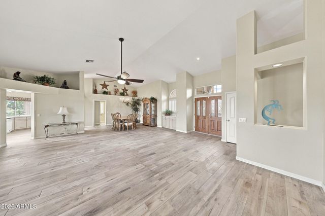 8462 W ROSEMONTE Drive W, Peoria, AZ 85382