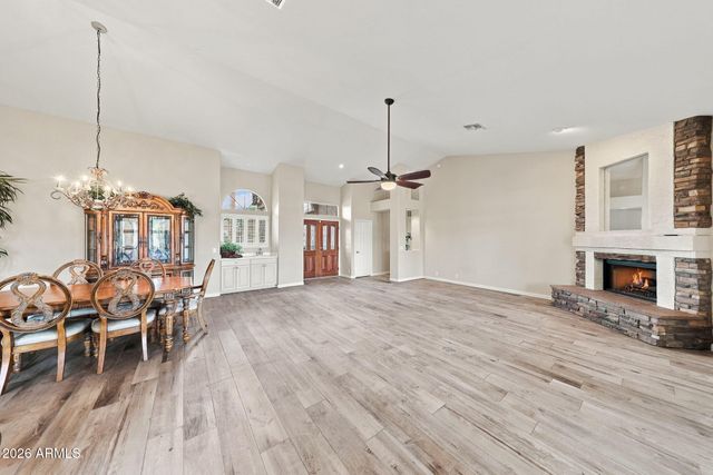 8462 W ROSEMONTE Drive W, Peoria, AZ 85382