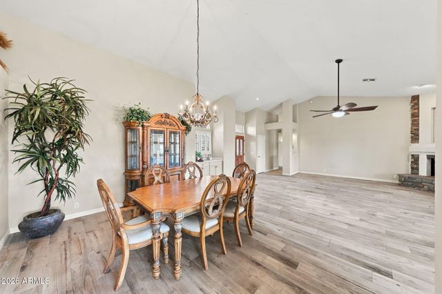 8462 W ROSEMONTE Drive W, Peoria, AZ 85382