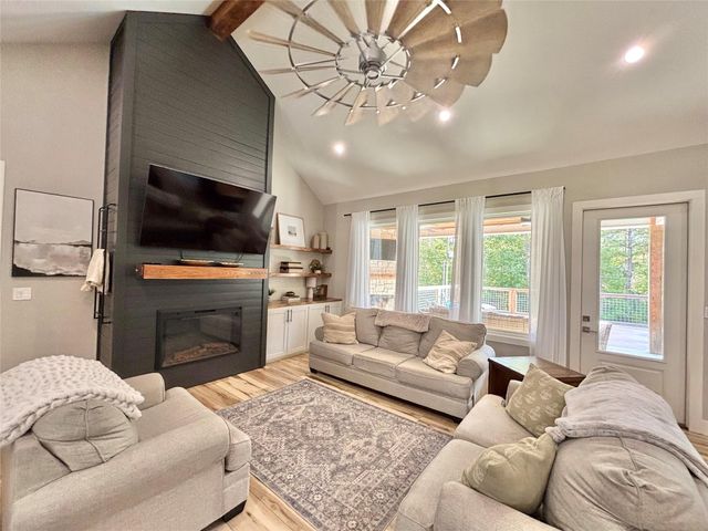 6540 Fm 3065, Colmesneil, TX 75938