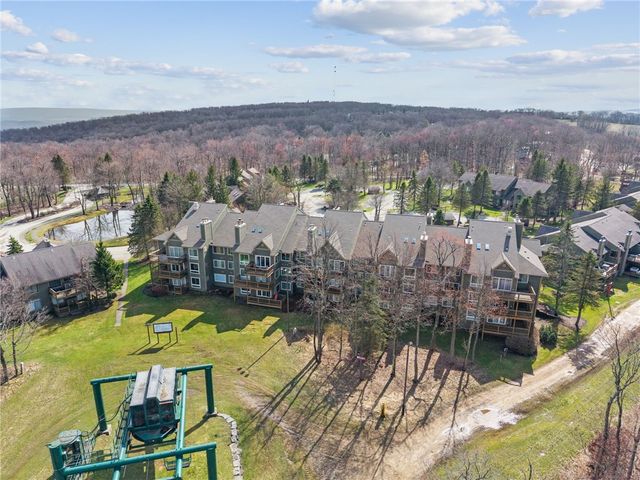 5313 Summit Drive, Hidden Valley, PA 15502