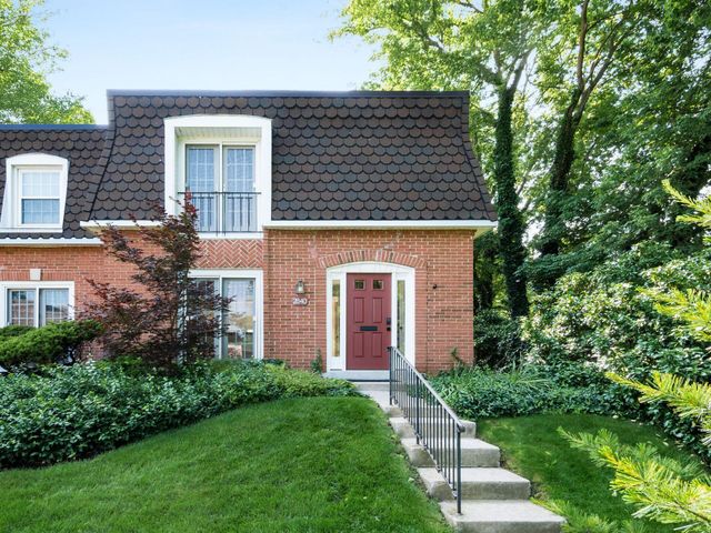 2840 Chateau Circle S, 28, Columbus, OH 43221