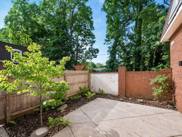 2840 Chateau Circle S, 28, Columbus, OH 43221
