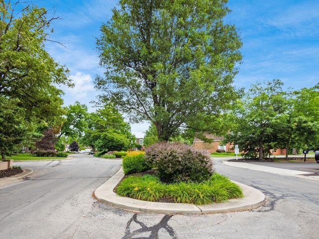 2840 Chateau Circle S, 28, Columbus, OH 43221