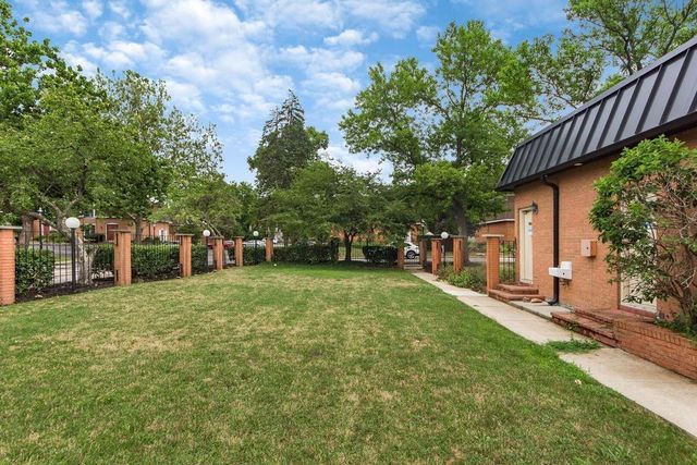2840 Chateau Circle S, 28, Columbus, OH 43221
