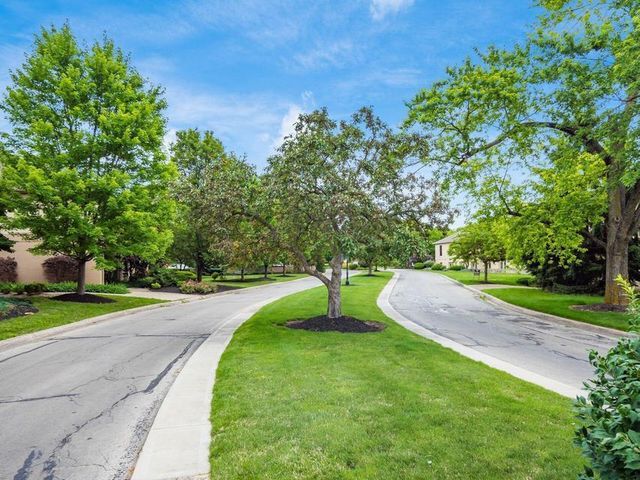 2840 Chateau Circle S, 28, Columbus, OH 43221