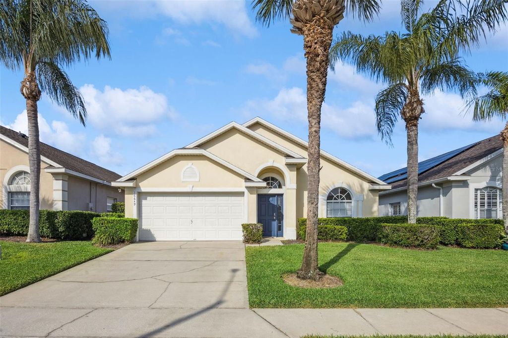 Image 2 of property listing at 16649 ROLLING GREEN DRIVE, Clermont, FL 34714