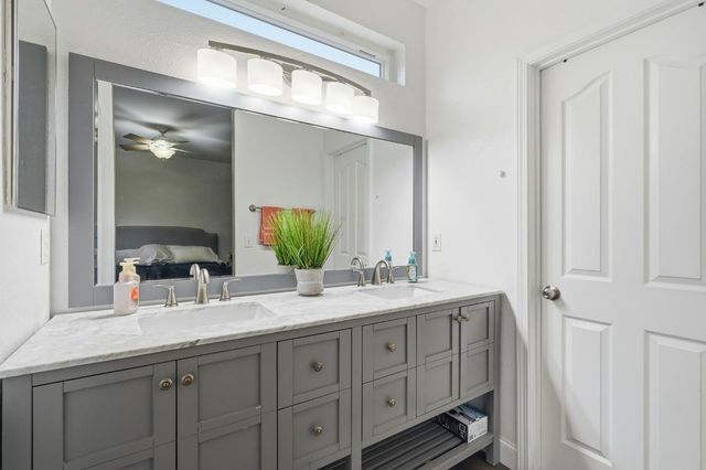 952 Mallard Ct, Lincoln, CA 95648