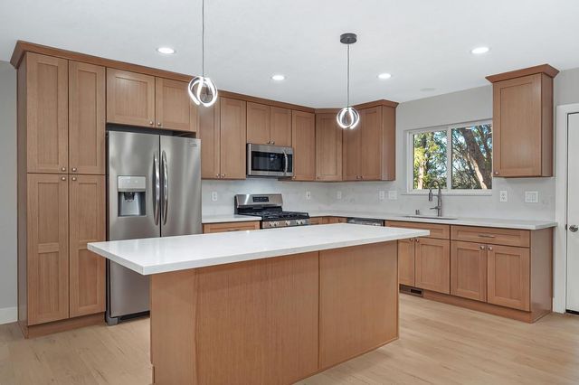 1033 R And R Pl, Colfax, CA 95713