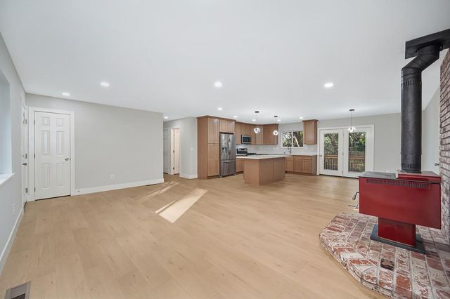 1033 R And R Pl, Colfax, CA 95713