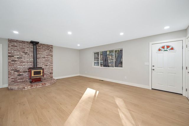 1033 R And R Pl, Colfax, CA 95713