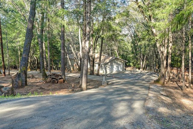 1033 R And R Pl, Colfax, CA 95713