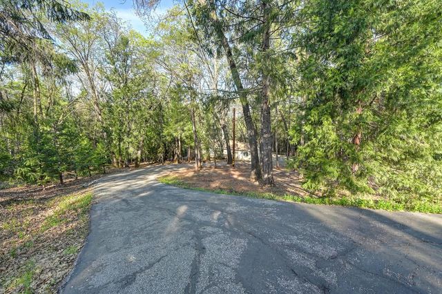 1033 R And R Pl, Colfax, CA 95713