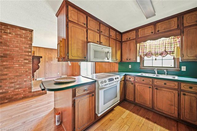 2318 Doul Mountain Road, Asheboro, NC 27205