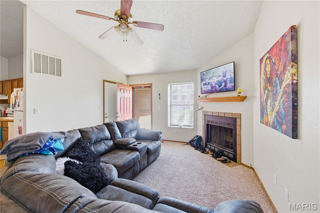 33 Fox Meadow Lane, Glen Carbon, IL 62034