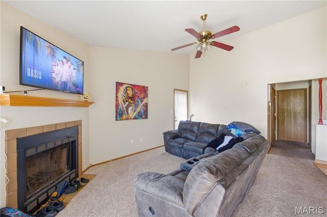 33 Fox Meadow Lane, Glen Carbon, IL 62034