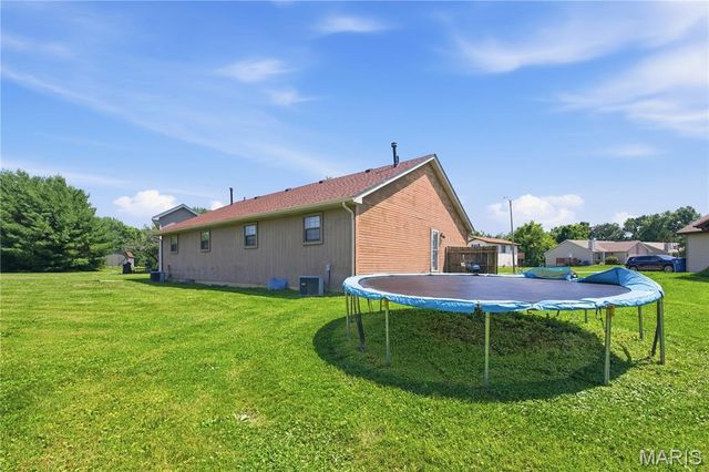33 Fox Meadow Lane, Glen Carbon, IL 62034