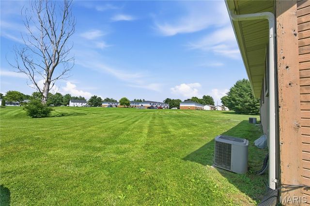 33 Fox Meadow Lane, Glen Carbon, IL 62034