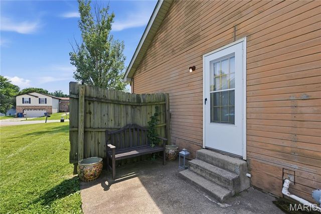 33 Fox Meadow Lane, Glen Carbon, IL 62034