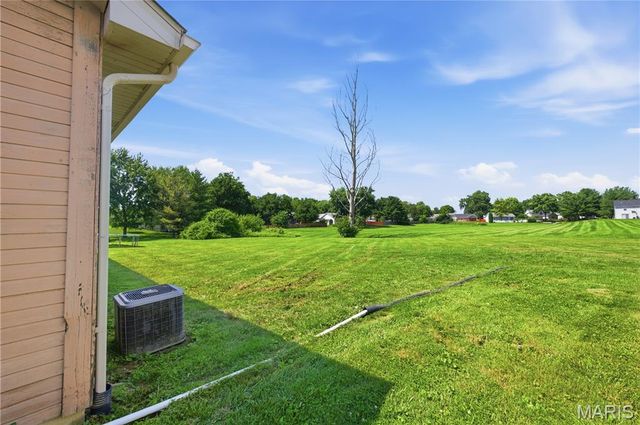 33 Fox Meadow Lane, Glen Carbon, IL 62034