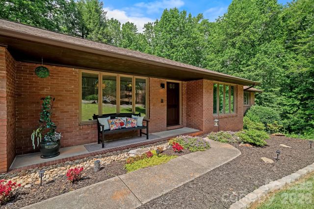 11 Grenadier Court, Candler, NC 28715