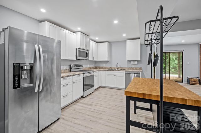 11 Grenadier Court, Candler, NC 28715