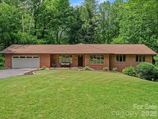 11 Grenadier Court, Candler, NC 28715