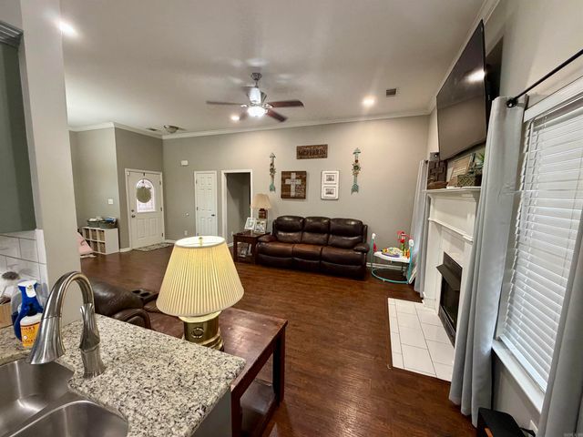 4151 Lonesome Oak Loop, Hensley, AR 72065