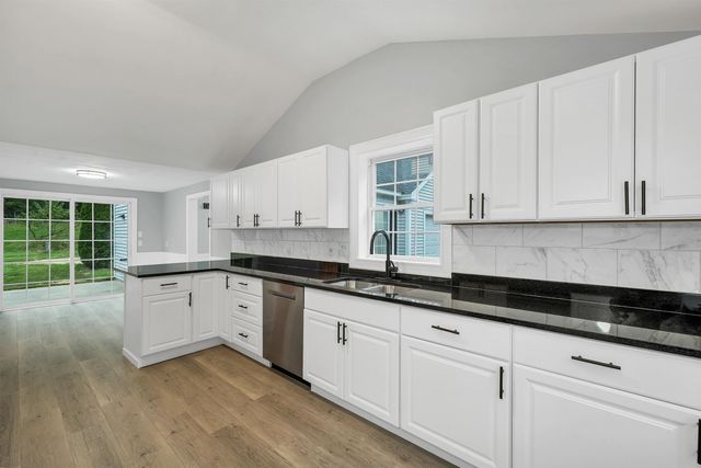 12 Kimball Road, Londonderry, NH 03053