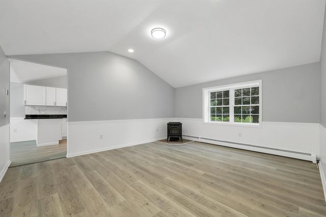 12 Kimball Road, Londonderry, NH 03053