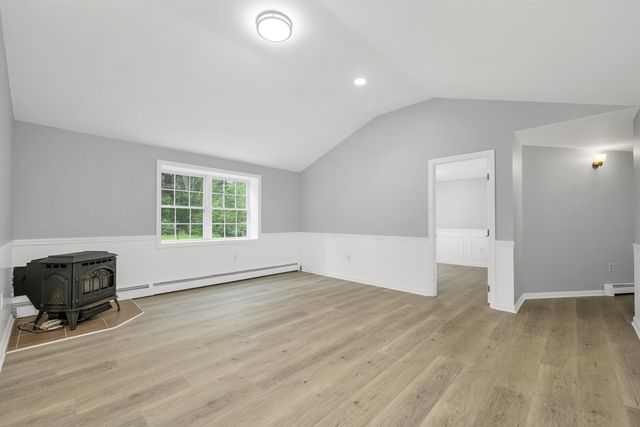 12 Kimball Road, Londonderry, NH 03053