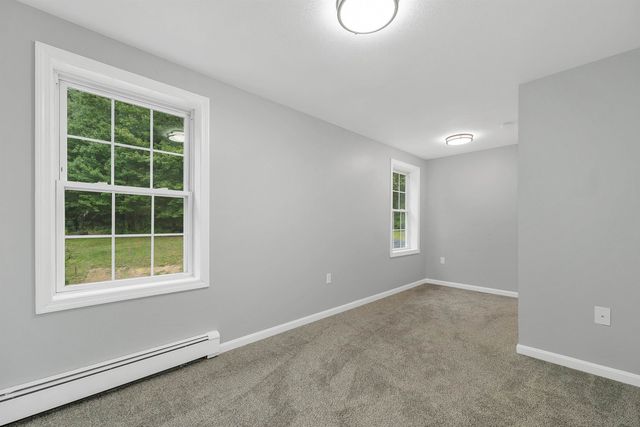 12 Kimball Road, Londonderry, NH 03053
