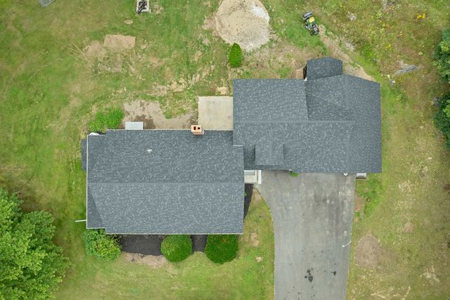 12 Kimball Road, Londonderry, NH 03053