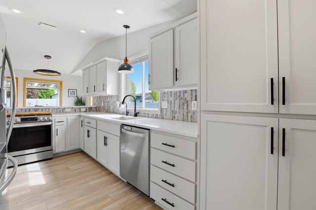 1609 S Newer Ln, Spokane Valley, WA 99037