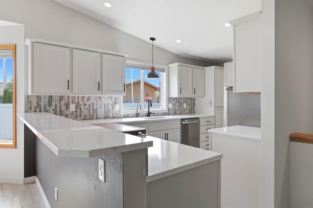 1609 S Newer Ln, Spokane Valley, WA 99037
