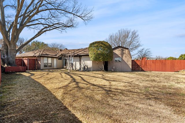2801 Stoneridge Drive, Garland, TX 75044