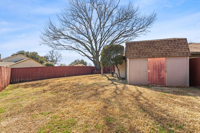2801 Stoneridge Drive, Garland, TX 75044