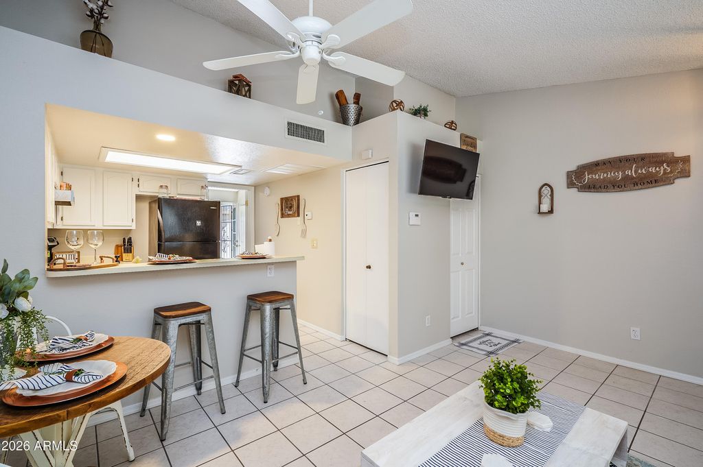 6606 W KINGSTON Lane, Glendale, AZ 85306 — photo 2