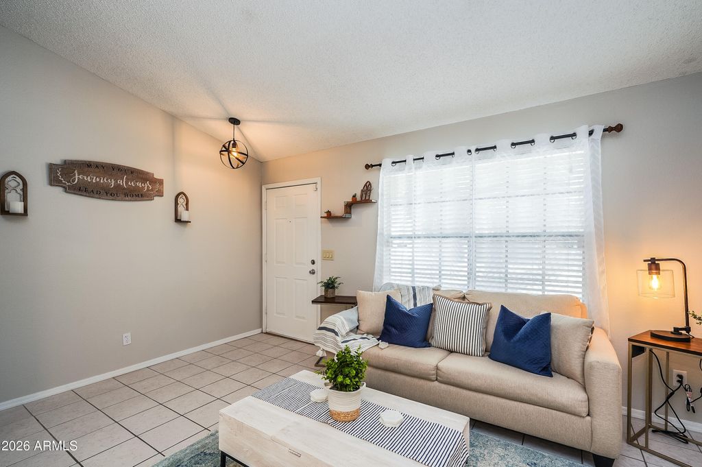 6606 W KINGSTON Lane, Glendale, AZ 85306 — photo 3
