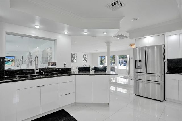 4100 Bayview Dr, Fort Lauderdale, FL 33308