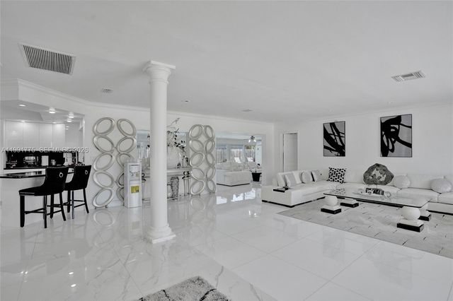 4100 Bayview Dr, Fort Lauderdale, FL 33308