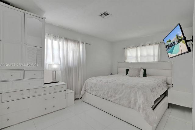 4100 Bayview Dr, Fort Lauderdale, FL 33308
