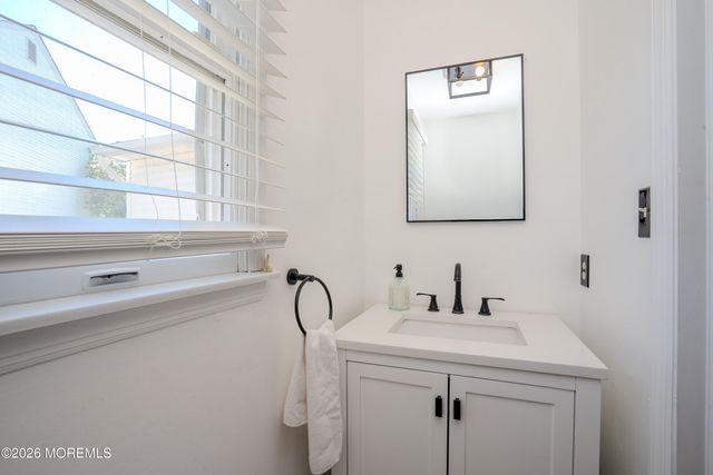46 Lynn Court, North Brunswick, NJ 08902