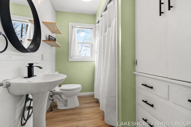 112 E 40th Street, Holland City, MI 49423