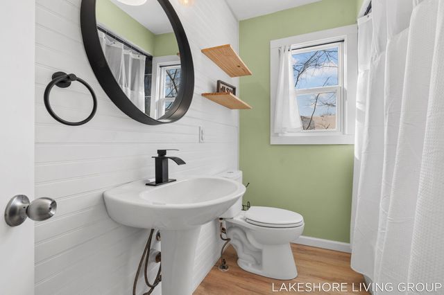 112 E 40th Street, Holland City, MI 49423