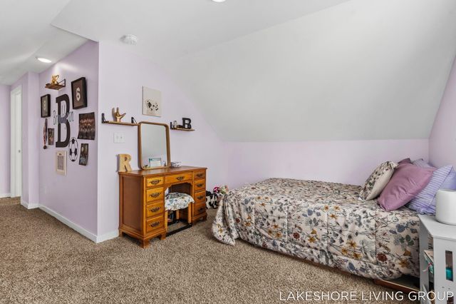 112 E 40th Street, Holland City, MI 49423